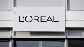 Le géant mondial des cosmétiques L'Oréal et la griffe italienne Valentino ont signé un contrat de licence à long terme.