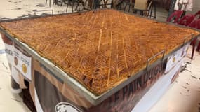 À Limas, dans le Beaujolais, une boulangerie a décidé, ce dimanche 12 janvier, de confectionner une galette des rois géante.