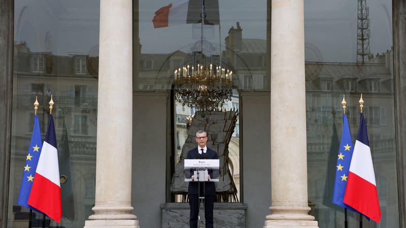 Le secrétaire général de l'Elysée, Alexis Kohler, a annoncé le nouveau gouvernement depuis le perron de l'ELysée, le 20 mai 2022.