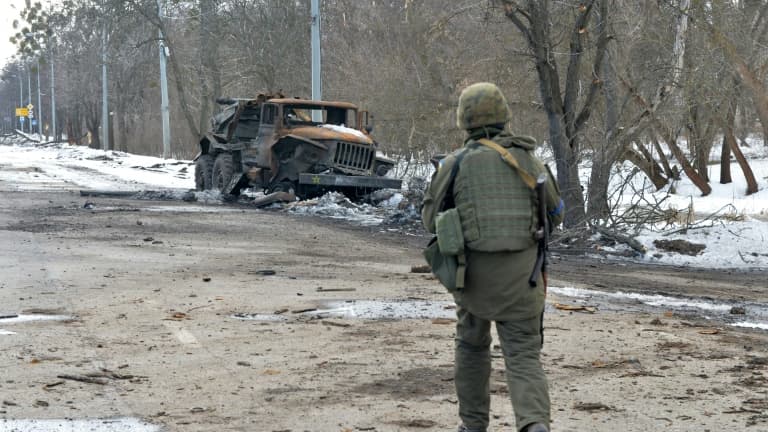 Lance-roquette multiple russe détruit près de Kharkiv (Ukraine), le 16 mars 2022