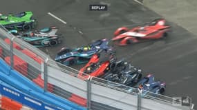 Un crash lors de l'ePrix de Séoul en Formule E, le 13 août 2022