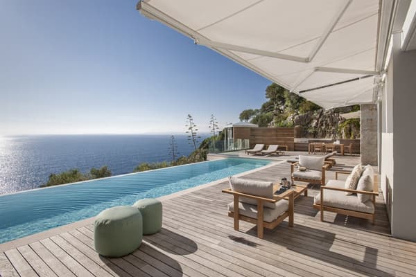 Ce penthouse a été vendu à un prix compris entre 7 et 10 millions d'euros à Nice. 