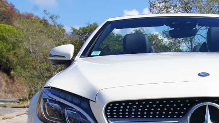 Le cabriolet partage les moteurs du coupé, les technologies d'aides à la conduite sont communes au GLC Coupé (autre nouveauté de l'automne chez Mercedes). Le cabriolet partage les moteurs du coupé, les technologies d'aides à la conduite sont communes au GLC Coupé (autre nouveauté de l'automne chez Mercedes).