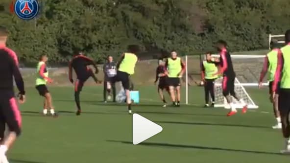 Kylian Mbappé et Eric Choupo-Moting a l'entraînement
