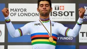 Fernando Gaviria après son titre de champion du monde 2016 de l'omnium (piste)