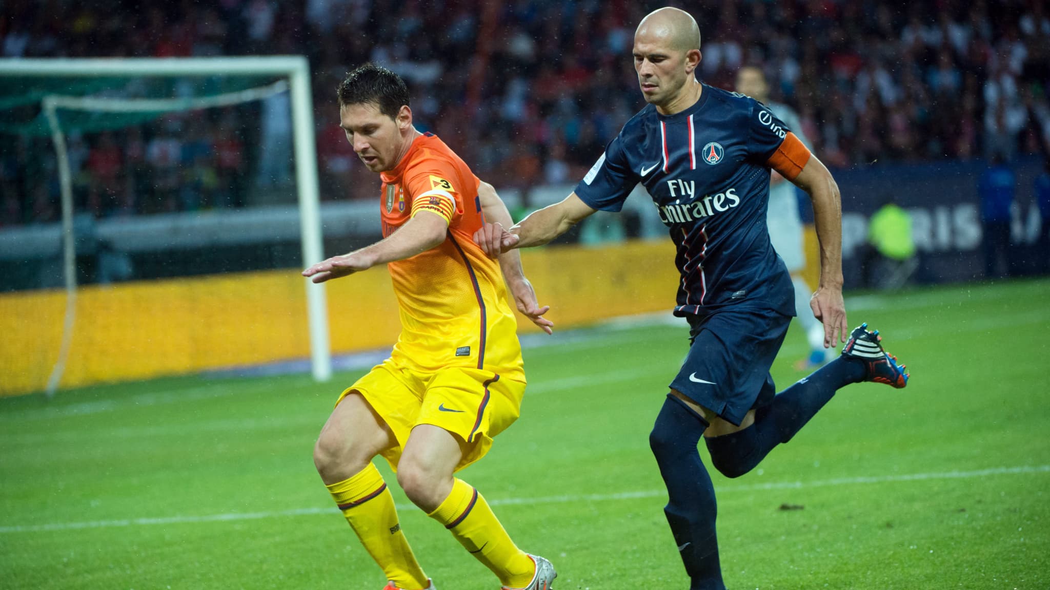 Lionel Messi et Christophe Jallet en 2012 lors d'un amical PSG-Barcelone. Lionel Messi et Christophe Jallet en 2012 lors d'un amical PSG-Barcelone.