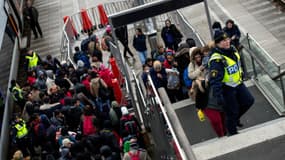 Des réfugiés venus de Suède arrivent au Danemark.