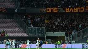 Les supporters de l'AS Roma à l'Allianz Riviera le 24 septembre 2025