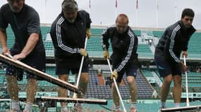 Les organisateurs de Roland-Garros comptent sur une émlioration de la météo la semaine prochaine