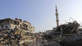 Dans la banlieue de Damas. De violents combats ont éclaté mercredi à Damas, où les insurgés qui tiennent plusieurs faubourgs ont lancé une offensive contre les forces du président Bachar al Assad, mettant fin à plusieurs jours d'accalmie. /Photo prise le