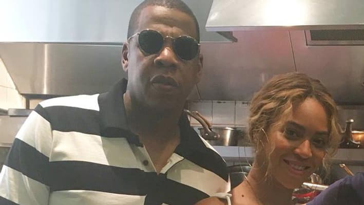 Jay Z, Beyoncé et Jean Imbert dans son restaurant L'Acajou, à Paris. Jay Z, Beyoncé et Jean Imbert dans son restaurant L'Acajou, à Paris.
