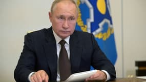 Le président russe Vladimir Poutine participe à une réunion par visioconférence de l'Organisation du traité de sécurité collective (OTSC), à sa résidence de Novo-Ogariovo près de Moscou le 16 septembre 2021