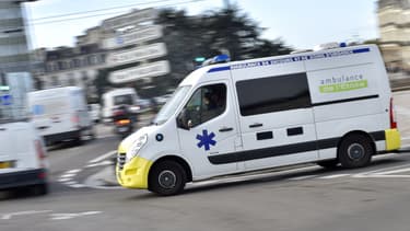 Une ambulance (photo d'illustration)