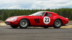 Le prix de cet exemplaire d'une Ferrari 250 GTO vient de s'envoler à plus de 48 millions de dollars.