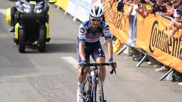 Julian Alaphilippe sur les routes du Tour de France le 21 juillet 2023