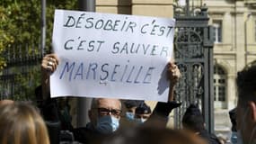 Un manifestant s'oppose à la fermeture des restaurants à Marseille, vendredi 25 septembre 2020