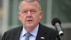 Le ministre danois des Affaires étrangères, Lars Løkke Rasmussen, s'exprime lors d'une conférence de presse à l'ambassade du Danemark à Washington, le 14 janvier 2026.