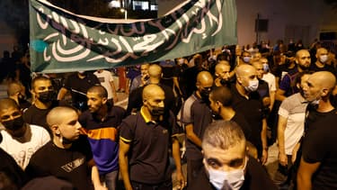 Des manifestants mobilisés devant l'ambassade de France en Israël, samedi 24 octobre 2020