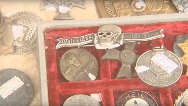 Des objets nazis (illustration).