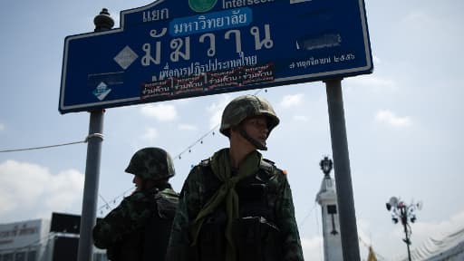 Des militaires dans les rues de Bangkok