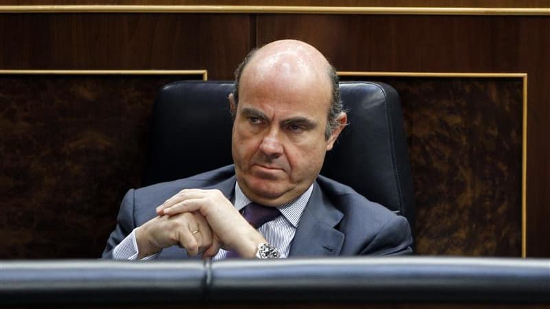 Le ministre espagnol de l'Economie Luis de Guindos a déclaré dans une interview donnée au quotidien El Mundo et publiée lundi que l'économie du pays devrait connaître au premier trimestre une contraction équivalente à celle du dernier trimestre 2011, conf