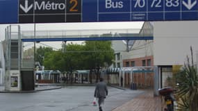 Le trafic de la ligne 2 du métro marseillais a été momentanément interrompu après la chute d'un homme sur les voies.