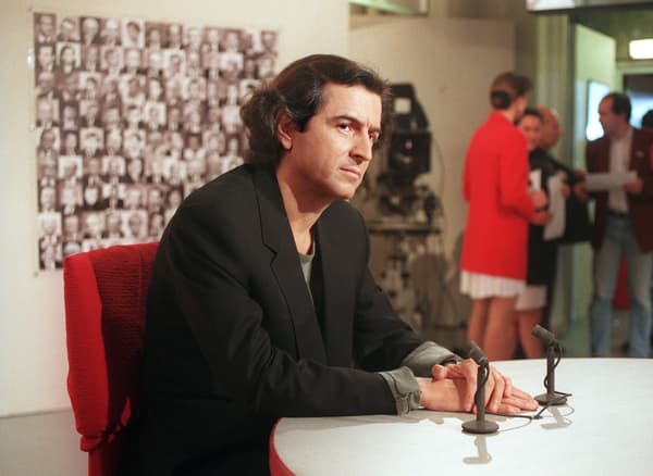 Indignation embarrassante. Le 15 mai 1994 à L'Heure de vérité, Bernard-Henri Lévy annonce les contours de sa future "liste Sarajevo", dont il finira par se désolidariser en cours de route. Indignation embarrassante. Le 15 mai 1994 à L'Heure de vérité, Bernard-Henri Lévy annonce les contours de sa future "liste Sarajevo", dont il finira par se désolidariser en cours de route.