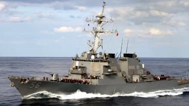 Le destroyer antimissile américain USS McCain en janvier 2003.