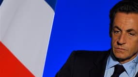 Nicolas Sarkozy gagne un point à 35% d'opinions positives, les opinions négatives étant stables à 61%, selon un sondage Viavoice pour l'édition de mercredi de Libération. /Photo prise le 19 octobre 2010/REUTERS/Philippe Wojazer