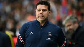 L'entraîneur argentin du Paris Saint-Germain Mauricio Pochettino face à Marseille, lors de la 32e journée de Ligue 1, le 17 avril 2022 au Parc des Princes