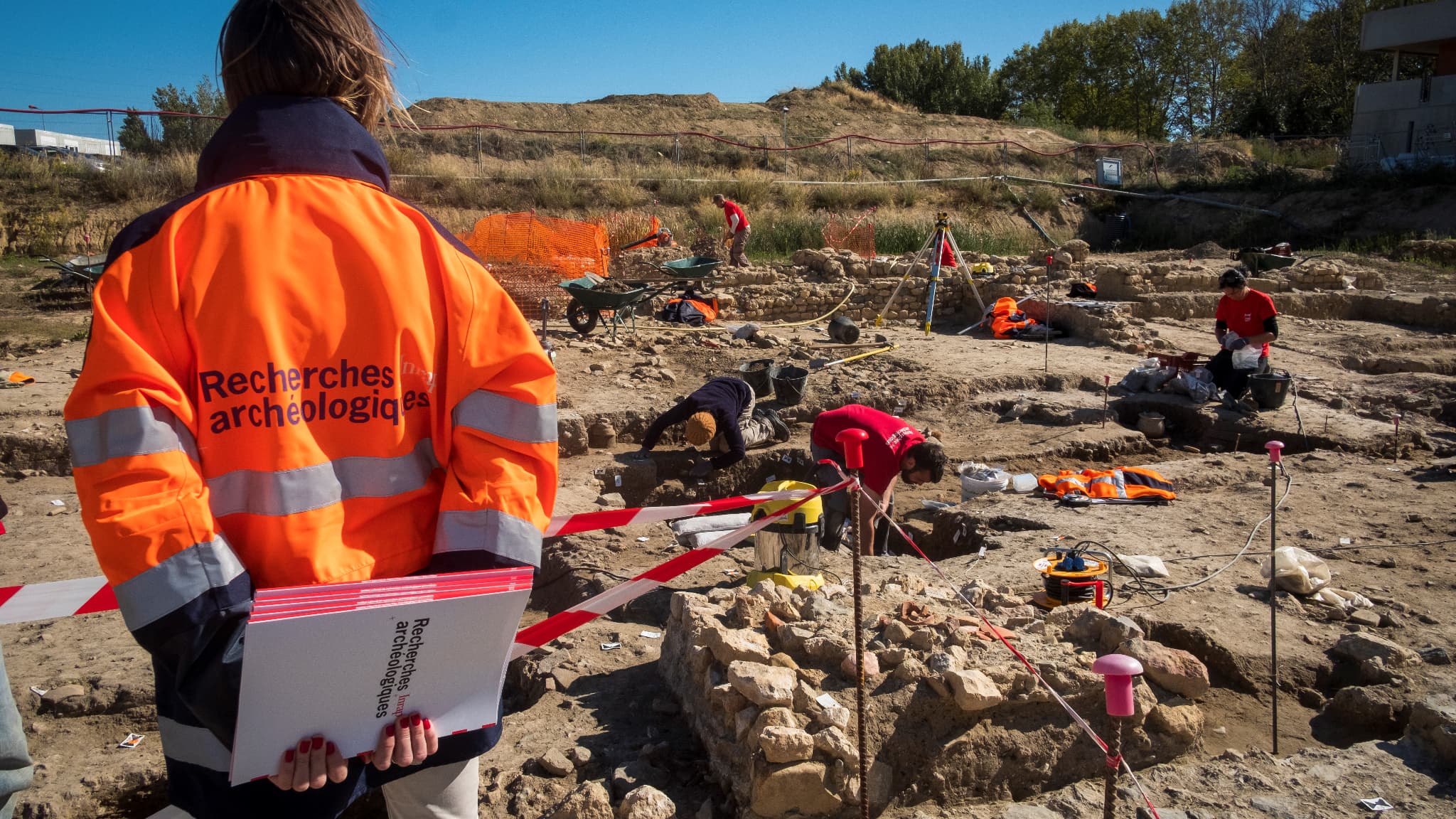 Nîmes: des archéologues découvrent deux maisons romaines aux décors remarquables