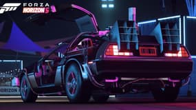 La DeLorean DMC-12 de la trilogie "Retour vers le Futur" dans Forza Horizon 5.