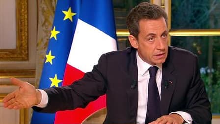 Nicolas Sarkozy a convaincu une majorité de Français lors de son intervention télévisée de jeudi sur la crise, selon un sondage OpinionWay pour le Figaro. Le chef de l'Etat a été jugé "plutôt convaincant" par 35% des personnes interrogées et "tout à fait