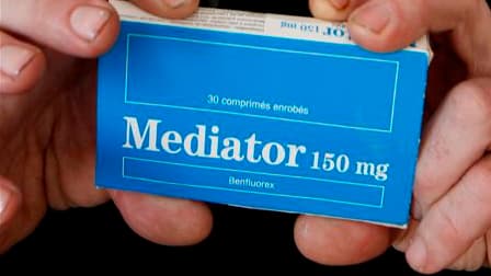 Servier a confirmé jeudi que son principal assureur, Axa, refusait de couvrir les risques liés au Mediator, dernier signe en date de l'isolement grandissant du laboratoire en France. /Photo d'archives/REUTERS