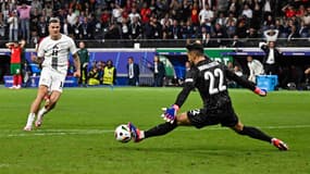 Diogo Costa a  remporté un duel crucial face à Benjamin Sesko à la toute fin de la prolongation, le 1e juillet 2024, contre la Slovénie