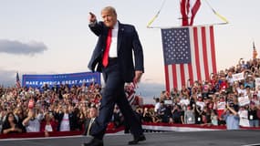 Le président des Etats-Unis Donald Trump en meeting à l'aéroport international Sanford d'Orlando, en Floride, lundi 12 octobre 2020.