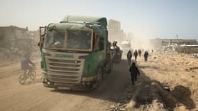 Un camion transportant de l'aide humanitaire à Gaza-ville, dans la bande de Gaza, le 6 mars 2024