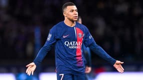 Kylian Mbappé étonné lors du Trophée des champions entre le PSG et Toulouse, le 3 janvier 2024