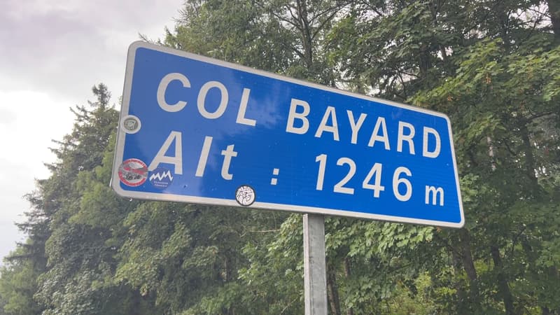 Un panneau montrant le col Bayard. Photo d'illustration
