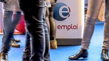 La baisse du chômage concerne toutes les tranches d’âge et particulièrement les jeunes.
