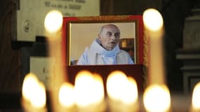 Une photographie du père Jacques Hamel, dans l'église San Luigi dei Francesi à Rome, le 17 août 2016
