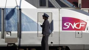 La SNCF a exprimé ses regrets aux voyageurs d'un train entre Strasbourg et la frontière espagnole arrivé à destination avec plus de 12 heures de retard et a promis une compensation exceptionnelle. Les voyageurs ont parlé "d'enfer" après avoir passé plus d