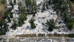 Une décharge sauvage à Creil (Oise), en juillet 2019.