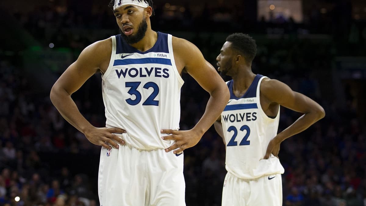 Karl-Anthony Towns (premier plan) et Andrew Wiggins Karl-Anthony Towns (premier plan) et Andrew Wiggins