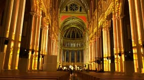 La cathédrale Saint-Jean  illuminée à l'occasion du spectacle "Lyon née de la lumière"