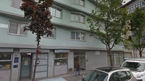 L'adolescent souffre d'un traumatisme crânien et de multiples fractures