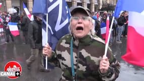 Zapping TV : une militante FN traite Christiane Taubira de « guenon » face caméra