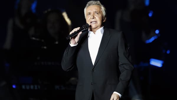 Michel Sardou sur scène en décembre 2012
