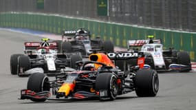 Le pilote néerlandais Max Verstappen (Red Bull), lors du Grand Prix de Russie de Formule 1, le 26 septembre 2021 sur le circuit de Sotchi