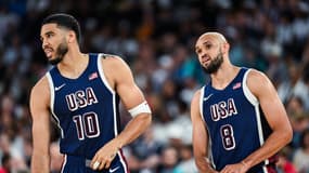 Jayson Tatum et Derrick White lors de Team USA-Brésil aux Jeux olympiques de Paris, le 6 août 2024